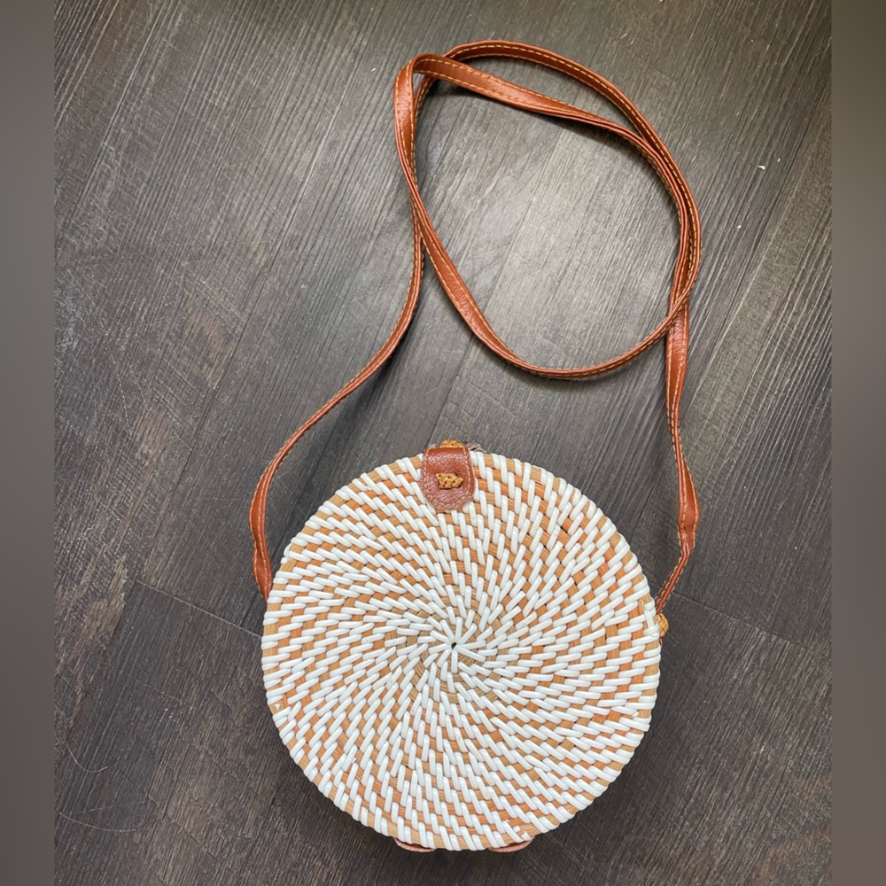 Braided crossbody